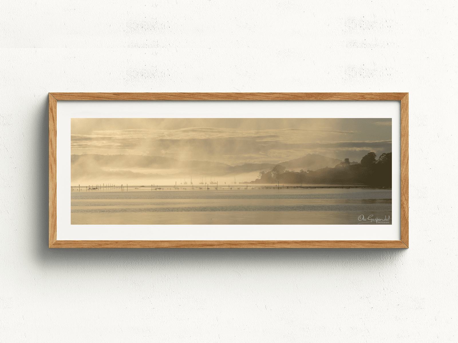 Oyster Trays in Fog 1-3 L Timber Frame on small wall