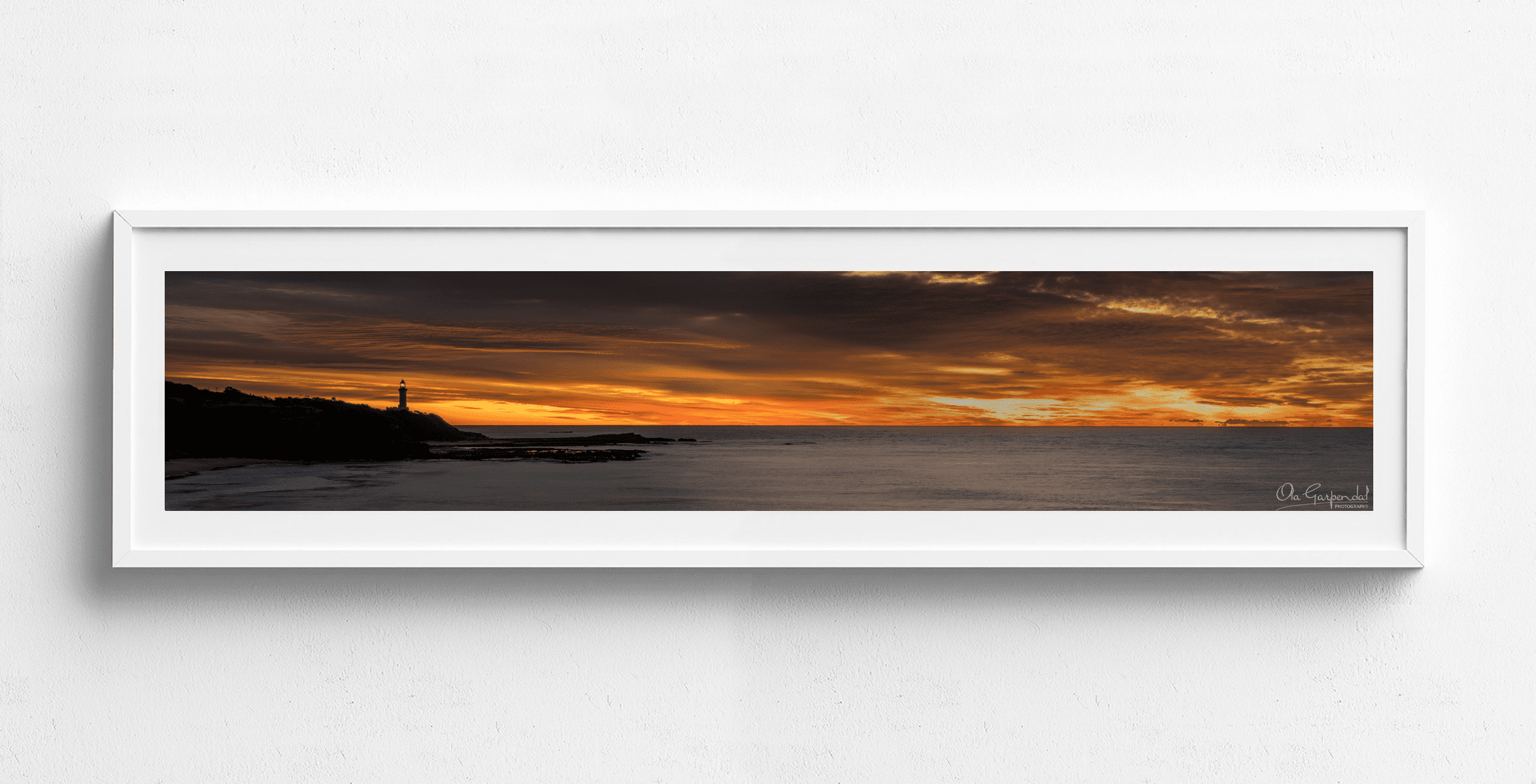 Sunrise at Norah Head Lighthouse 1-5 L White Frame on small wall